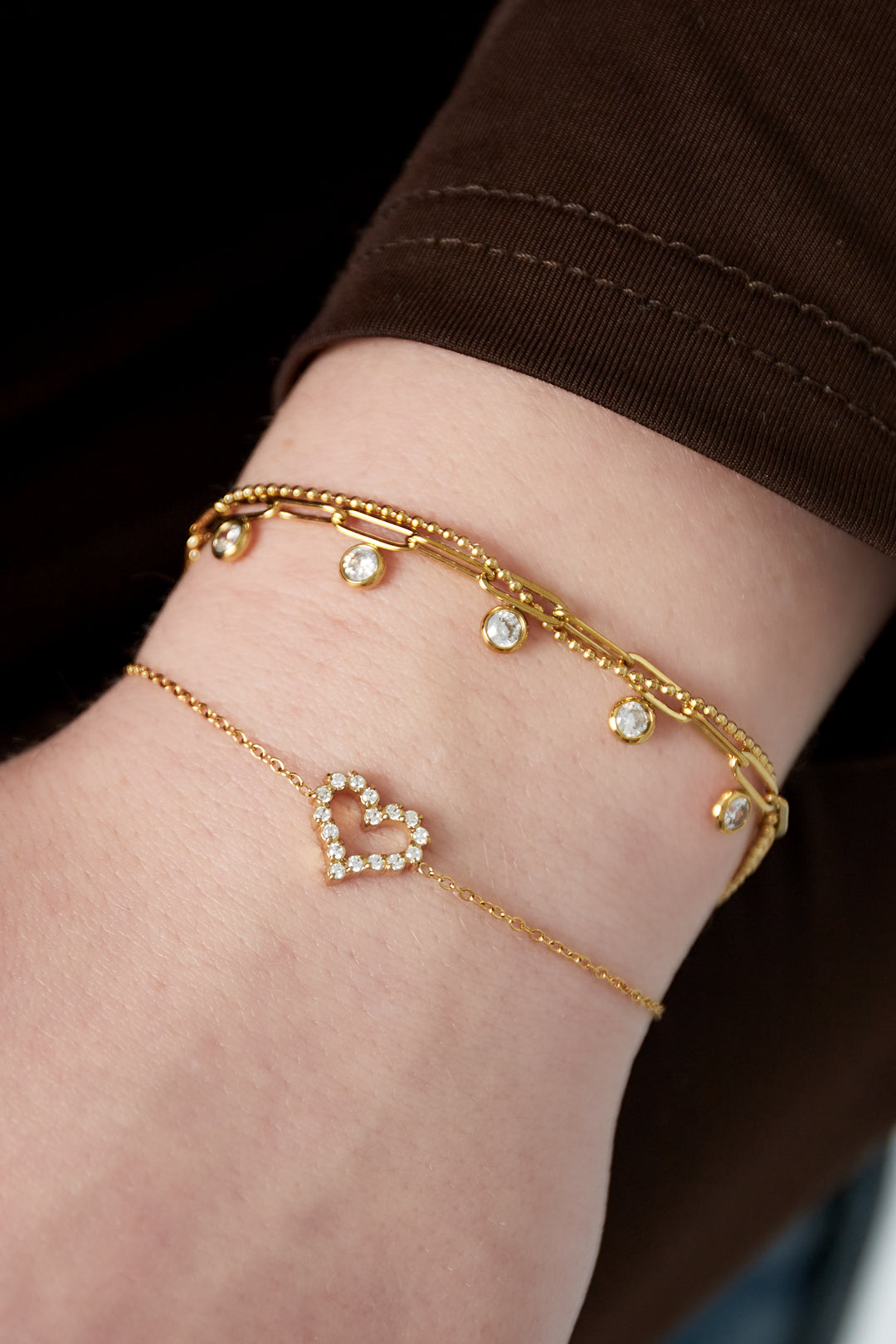 Hartjes armbandje met steentjes