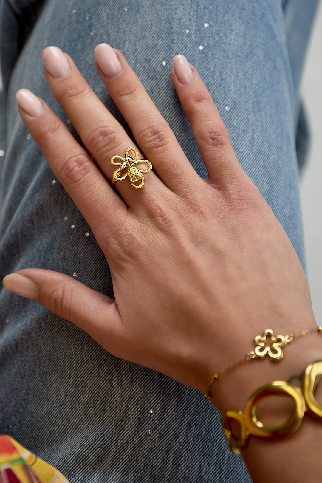 Ring met bloem