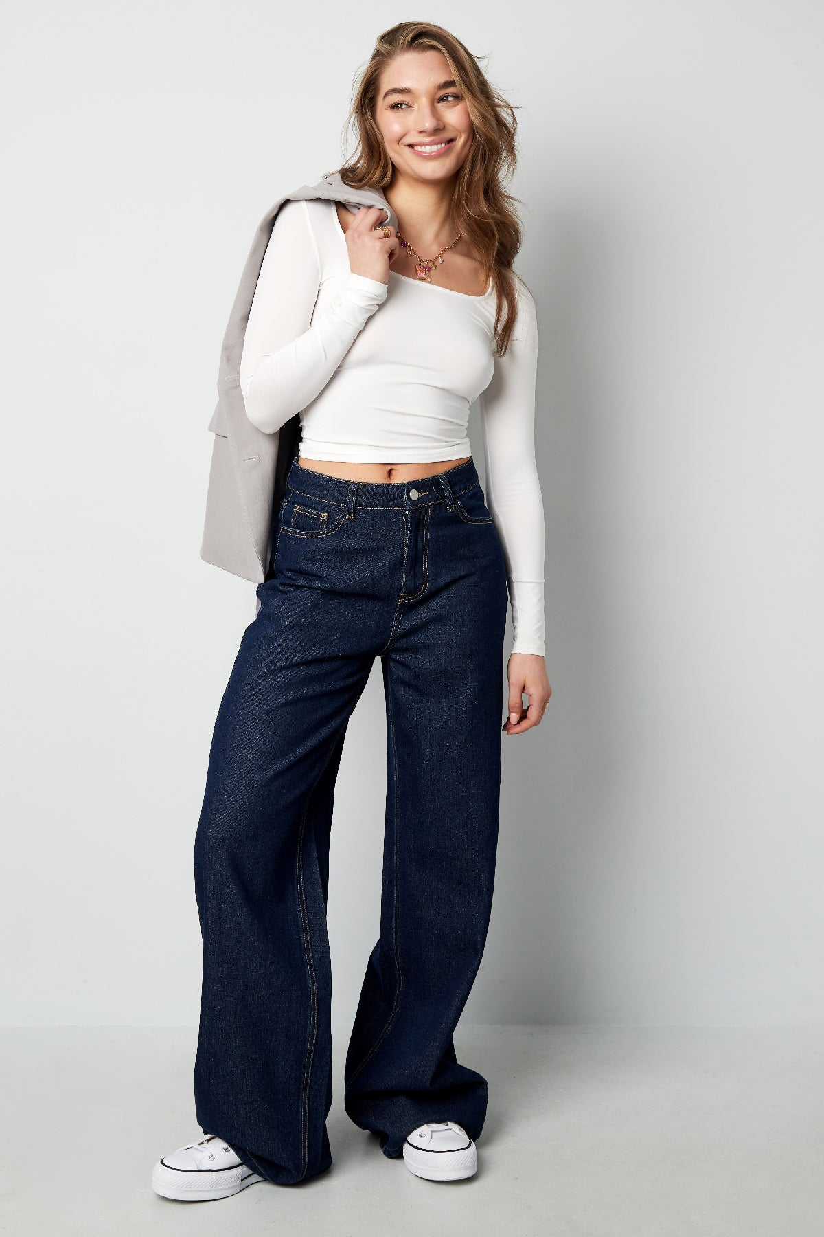 Long sleeve crop top low neck