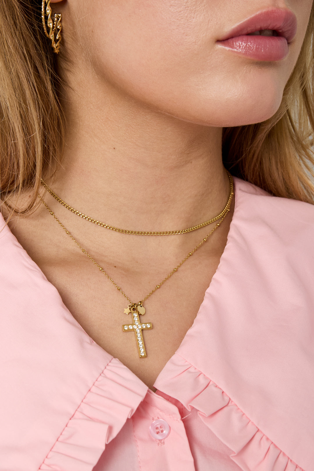 Ketting met diamanten kruis