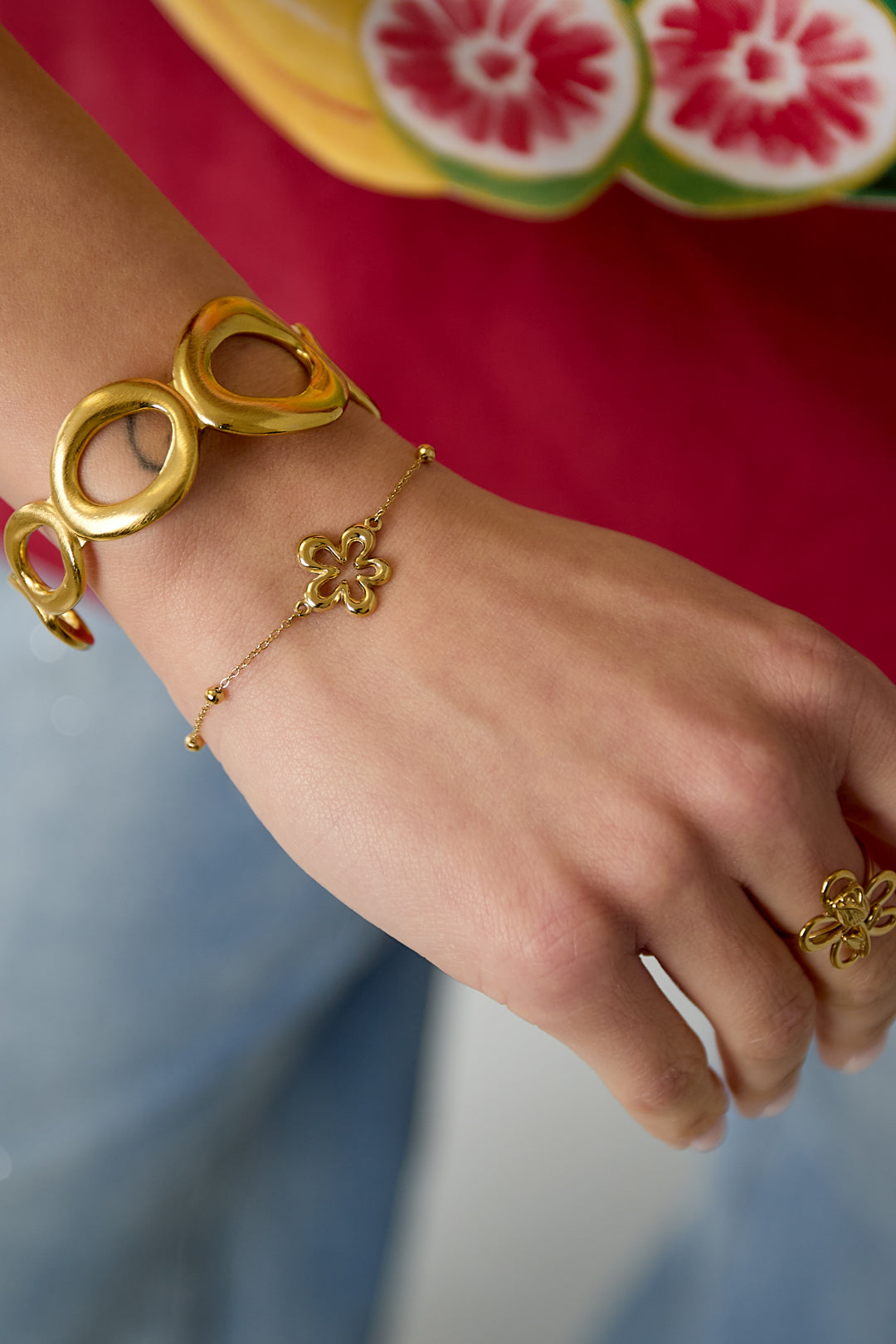 Armband met bloemetjes