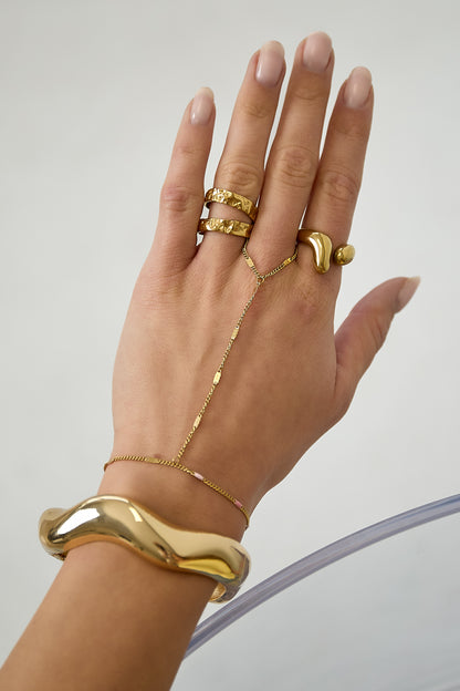 Hand chain met patroon