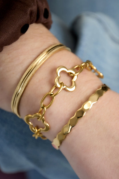Shining bangle
