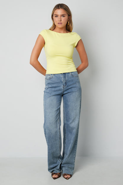Short sleeve shirt