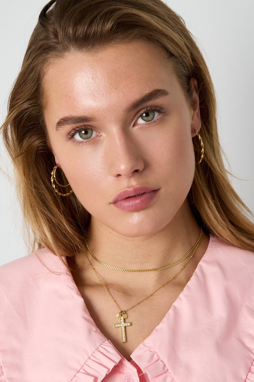 Ketting met diamanten kruis