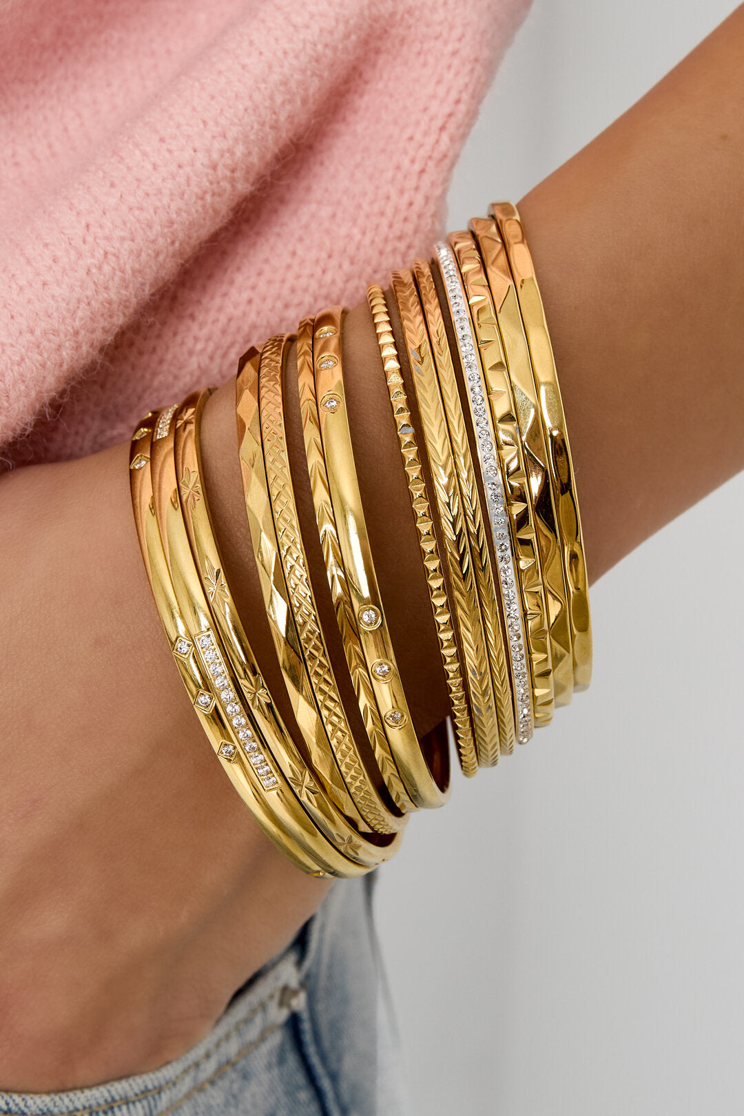 Elegant bangle