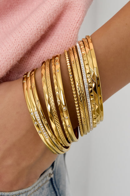Elegant bangle